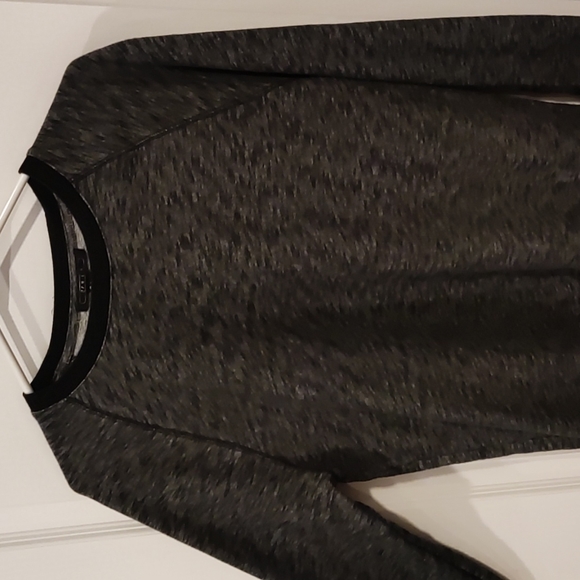 Black Sweater (Large Size) - Picture 1 of 3